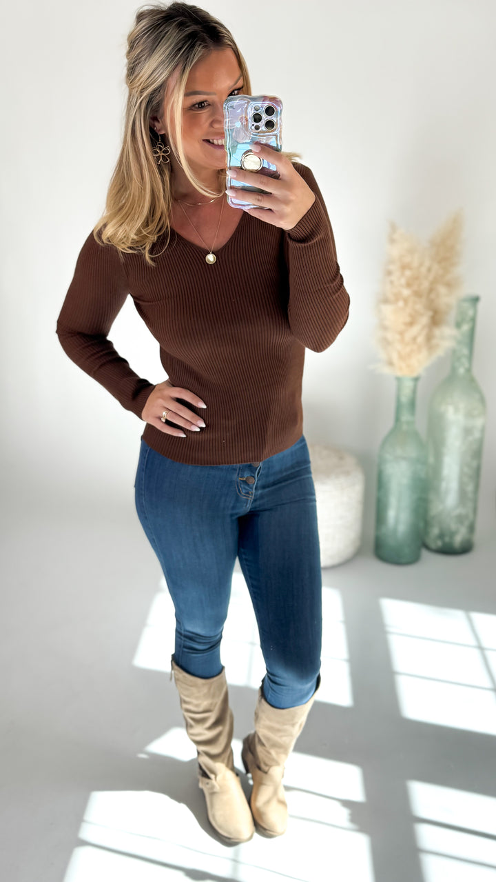 ⭐Door Buster⭐ Essential Ribbed V-Neck