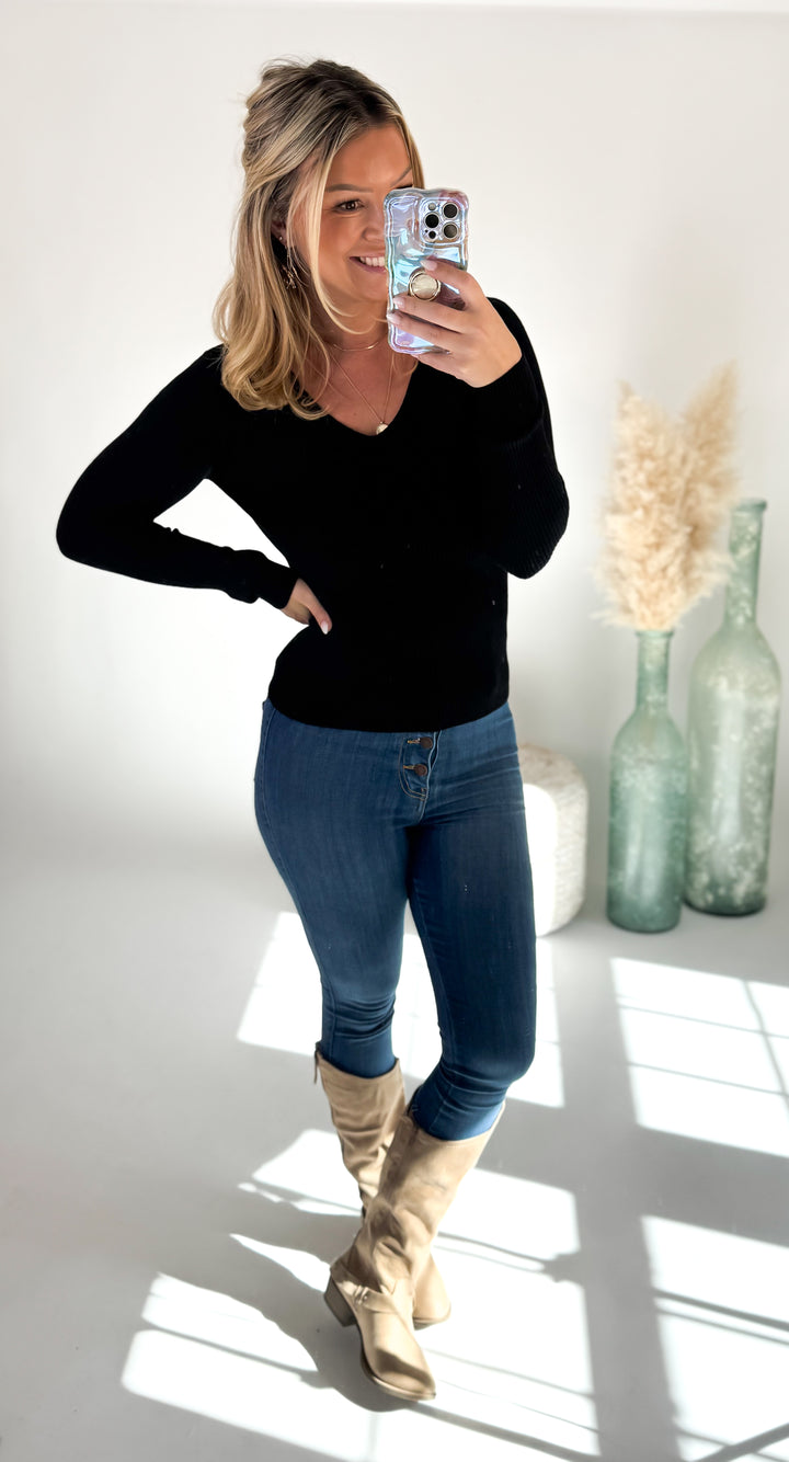 ⭐Door Buster⭐ Essential Ribbed V-Neck