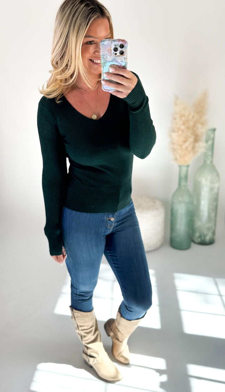 ⭐Door Buster⭐ Essential Ribbed V-Neck