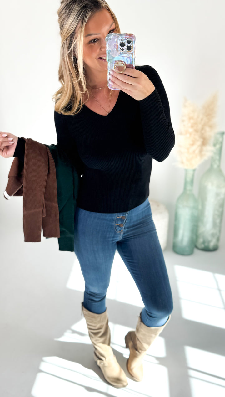 ⭐Door Buster⭐ Essential Ribbed V-Neck