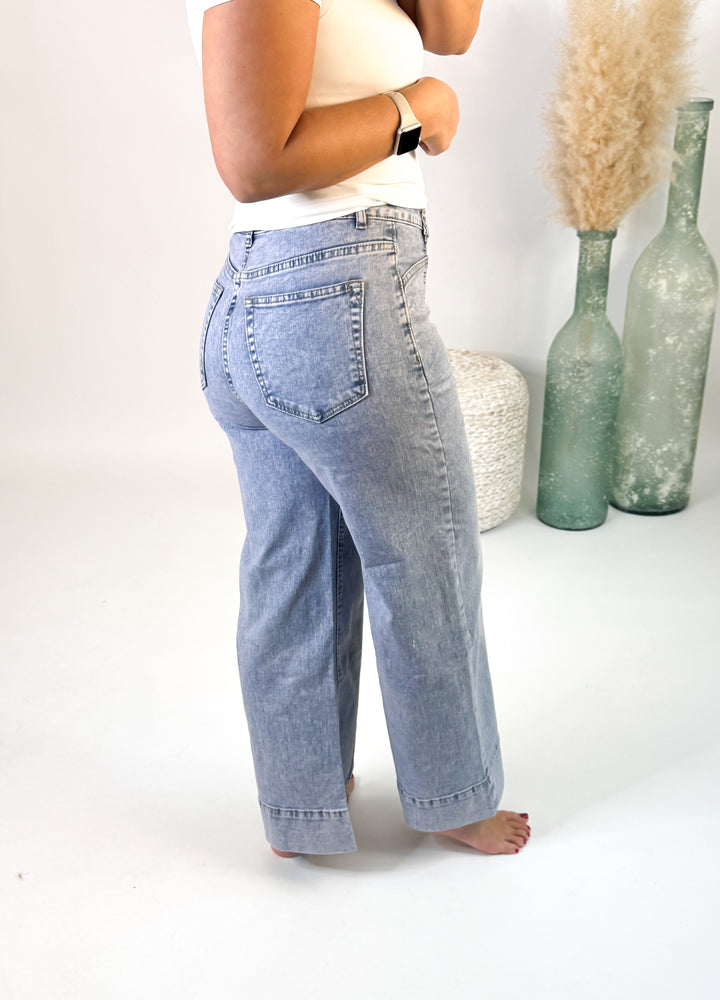 Skyline Seam Wide Leg Jeans